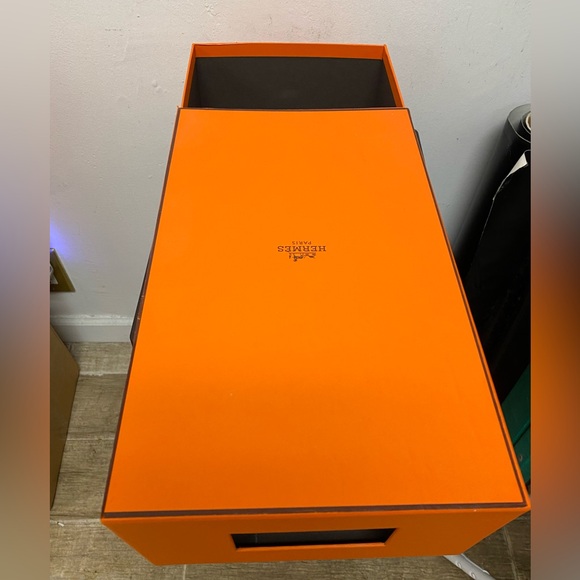 Hermes Sliding Pull-out Box - Picture 4 of 5